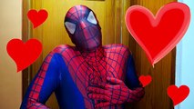 Человек-паук и замороженные elsa против Джокера Паук день рождения смешные Супергеройское кино в реальном