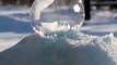 Avete mai visto una bolla di sapone che si congela? Uno spettacolo affascinante...