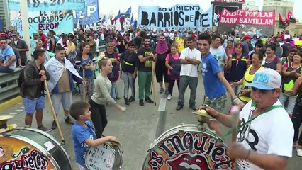 Protesta masiva en Argentina bloquea rutas y calles