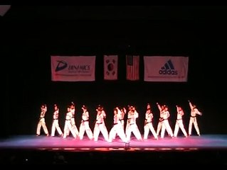 13.Ki ryu (Taekwondo creative group form)