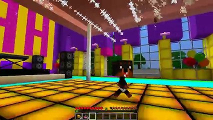 Minecraft SKINNY DIPPING - NUDIE SWIMMING w/BABY LEAH - Little Baby Max roleplay