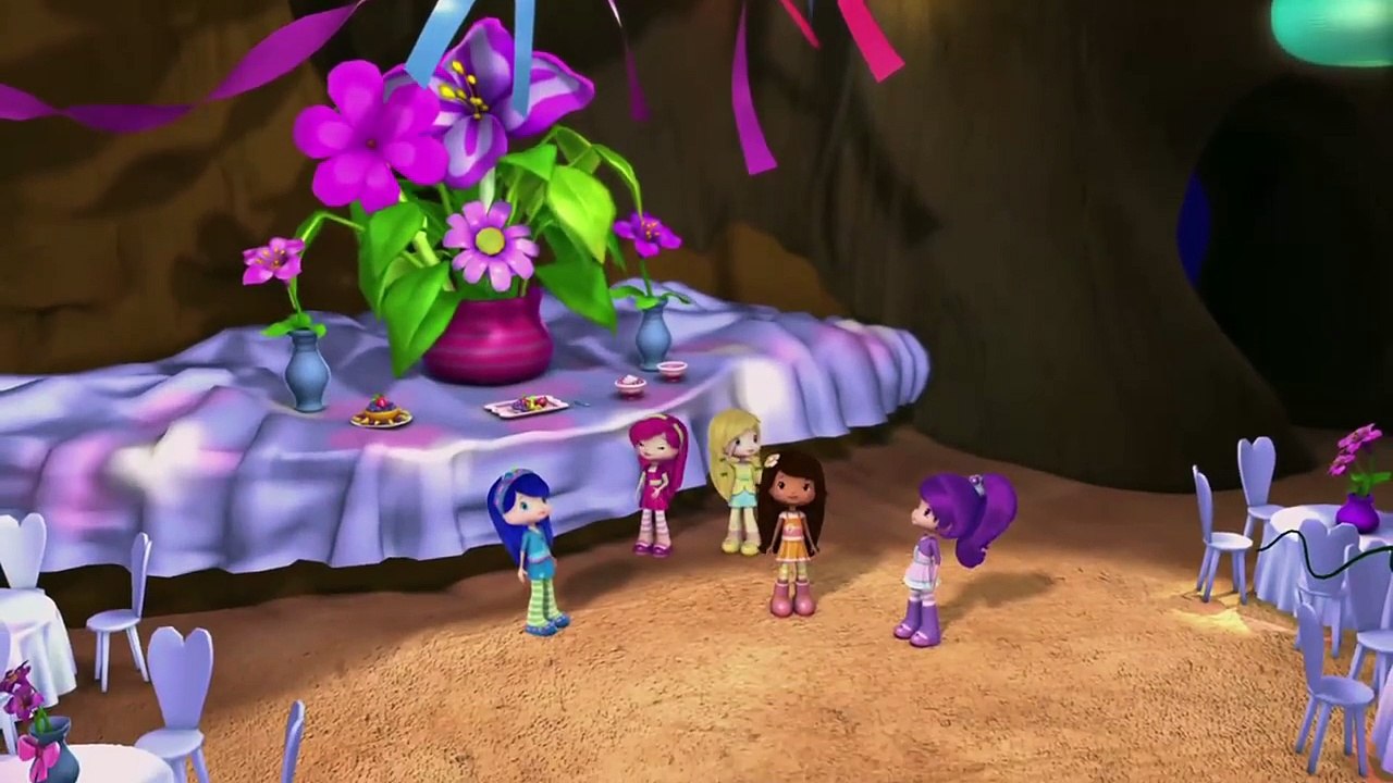 Strawberry Shortcake Berry Bitty Adventures Glimmerberry Ball