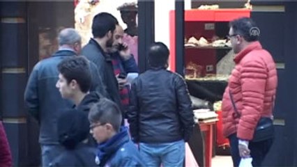 Birlikte Yaşadığı Kadını Tabancayla Vurarak Öldürdü