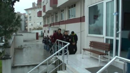 Ayvalık'ta 19 Göçmen ve 12 Organizatör Yakalandı