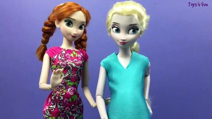 Elsa has 6 baby girls! Elsa gives birth to Kinder surprise egg