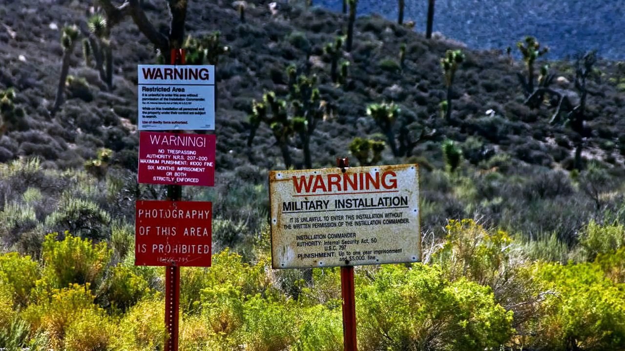 ඒරියා 51 අධිආරක්‍ෂිත කලාපයේ අභිරහස මෙන්න - The Mystery Of Area 51 Highly Restricted Area