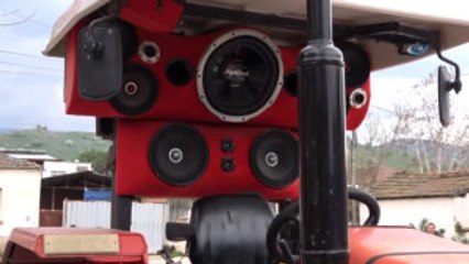 30 Yaşındaki Çiftçinin Müzik Tutkusu Görenleri Şaşırtıyor