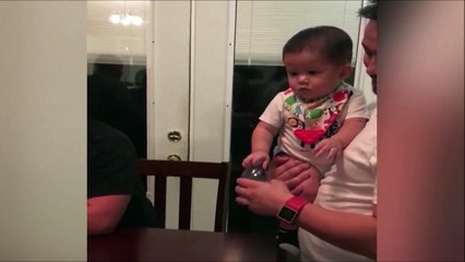 Double Bottle flip avec ce bébé chanceux... Incroyable