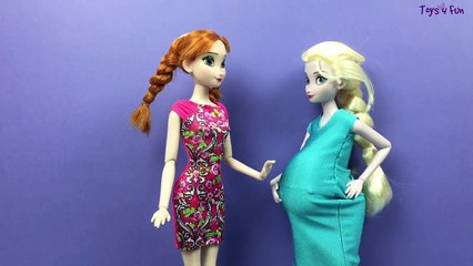 Elsa has 6 baby girls! Elsa gives birth to Kinder surprise egg in f