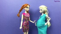 Elsa has 6 baby girls! Elsa gives birth to Kinder surprise egg in f