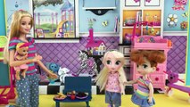 Baby Sitter! Barbie Babysitting Elsa & Anna!