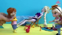 BEACH! Sandcastles  Ice cream! Elsa & Anna at the Beach! Swimming,