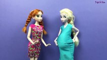 Elsa has 6 baby girls! Elsa gives birth to Kinder surprise e