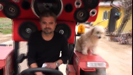 Traktöre Döşediği Ses Sistemi Hayrete Düşürüyor