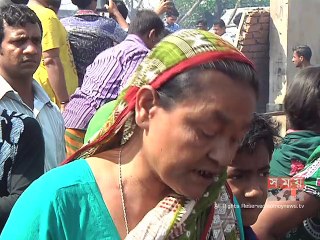 আগুনে কেড়ে নিলো বস্তিবাসীর স্বপ্ন