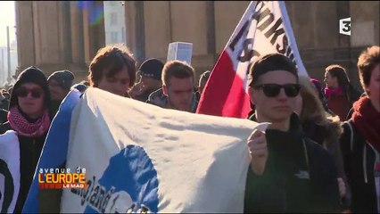 Allemagne : à Dresde, néo-nazis contre pro-européens