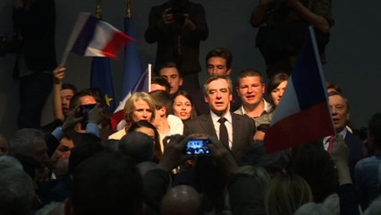François Fillon se voit en "combattant balafré"