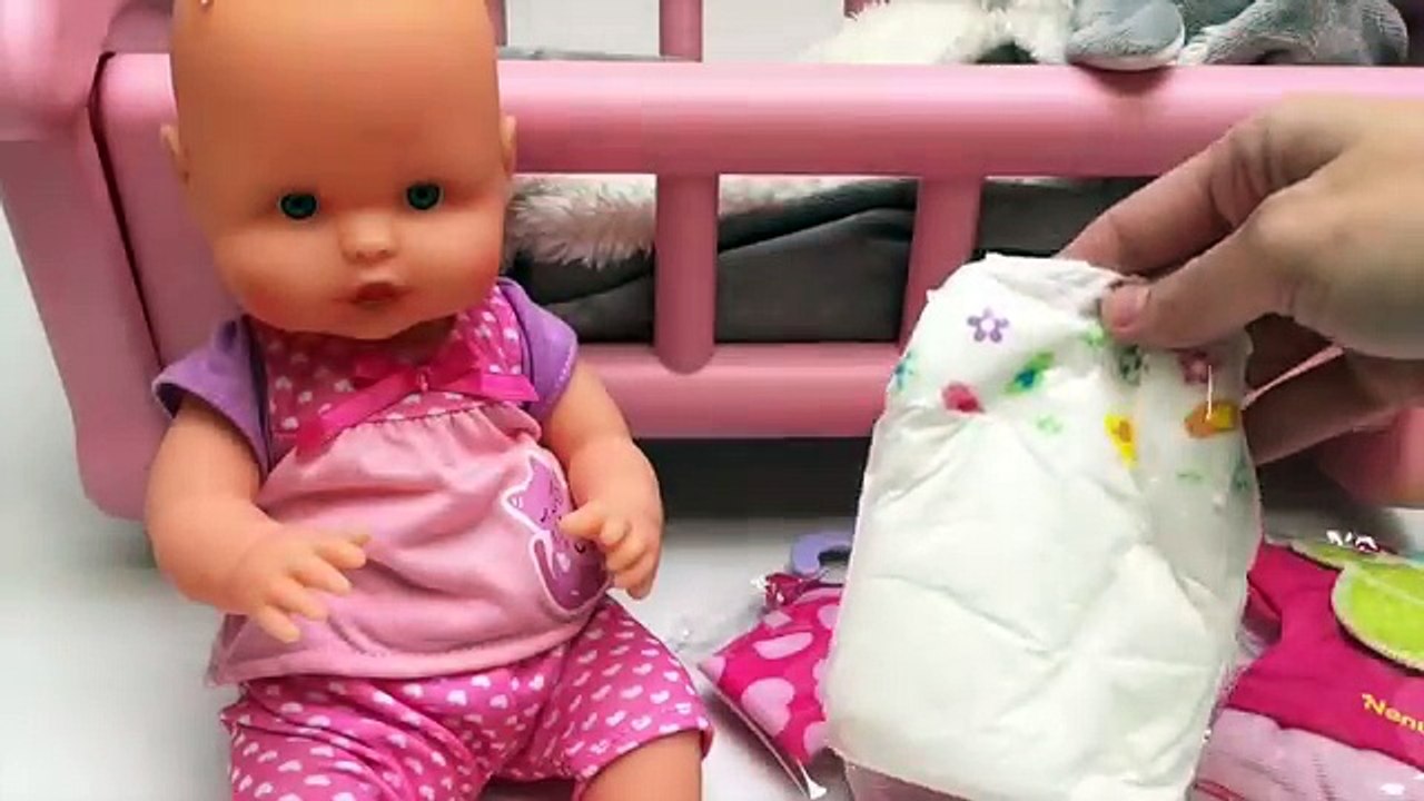 La Muñeca del bebé Cómo Cambiar los Pañales de Nenuco Baby Dolls hora de dormir de los Bebés Recién nacidos - video dailymotion