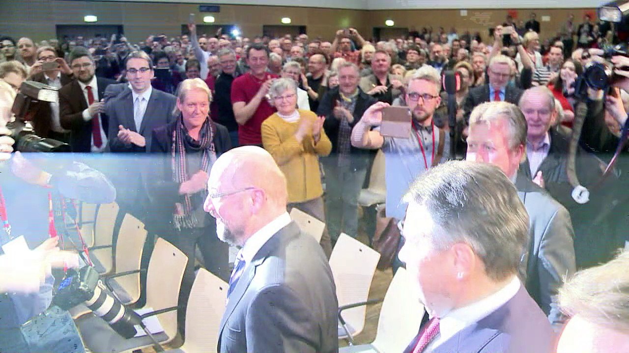 SPD: Schulz würdigt Gabriel bei gemeinsamem Auftritt