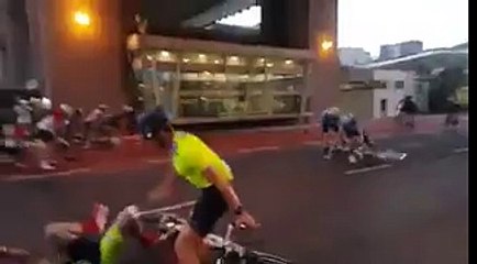 Bisiklet yarışı kasırgaya yakalanırsa