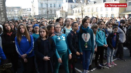 Vannes. Tous en bleu contre le harcèlement scolaire