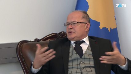 Thaçi konsultoi Vuçiqin, jo Mustafën për ushtrinë