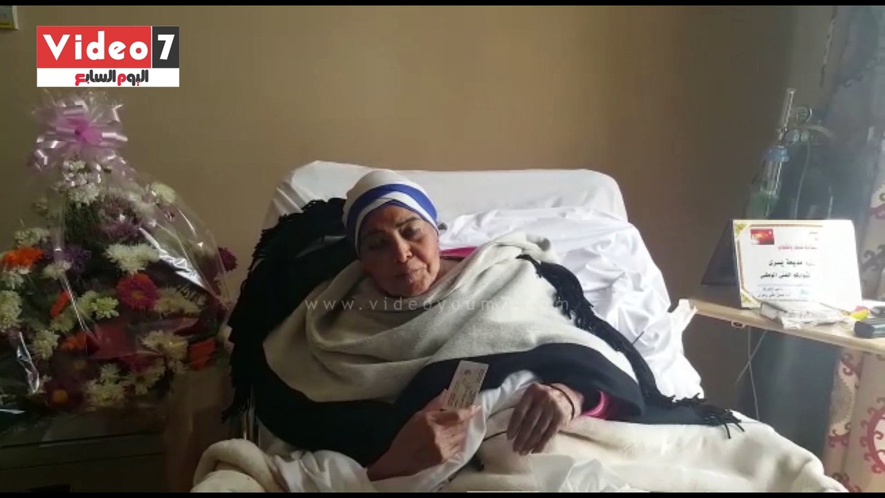بالفيديو.. وزير الداخلية يوجه بتجديد بطاقة الرقم القومى ورخصة السيارة للفنانة مديحة يسرى بمنزلها