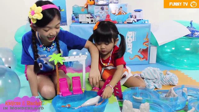 100+Toys FINDING DORY GIANT SURPRISE Opened by FROZEN ELSA & ANNA - Giant ICE Surprise!