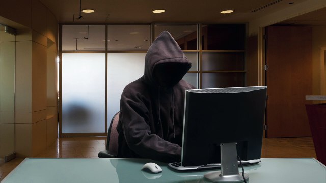 Découvrez Steal job - les Fausses Pubs