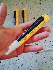 Caneta Detector de Tensão.