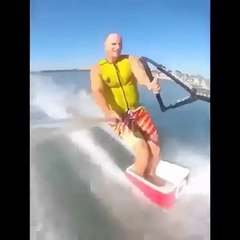 Il Fait Du Wakeboard Avec Une Glacière !