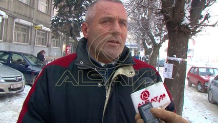Tetovë, rrugët ende të mbushura me borë e akull