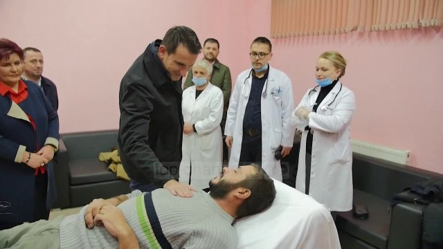 Tiranë, kontroll mjekësor për të pastrehët - Top Channel Albania - News - Lajme