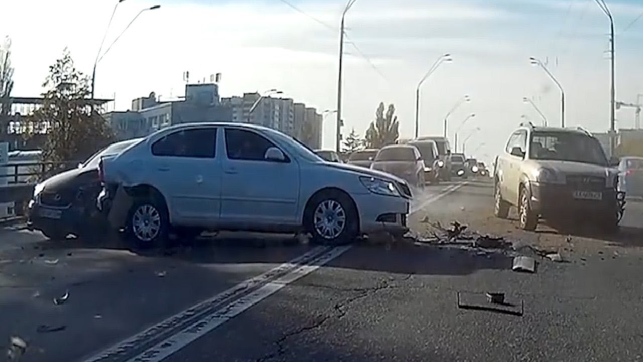 Car Crashes-Shocking dash camera HD #115