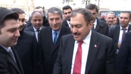 Bakan Eroğlu Sarıyer'de Fidan Dağıttı