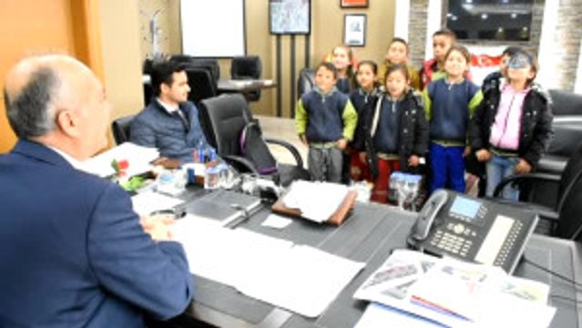 Belediye Başkanını Duygulandıran Mektuplar