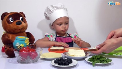 ✔ Винни Пух. Маленький Повар Ярослава готовит Бутерброды для своей Игрушки. Серия 21 ✔