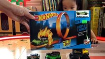 Hot Wheels de la Ciudad de Bucle y el Lanzamiento de Conjunto y Monster Jam Arena del Dragón Ataque Playset por FamilyToy