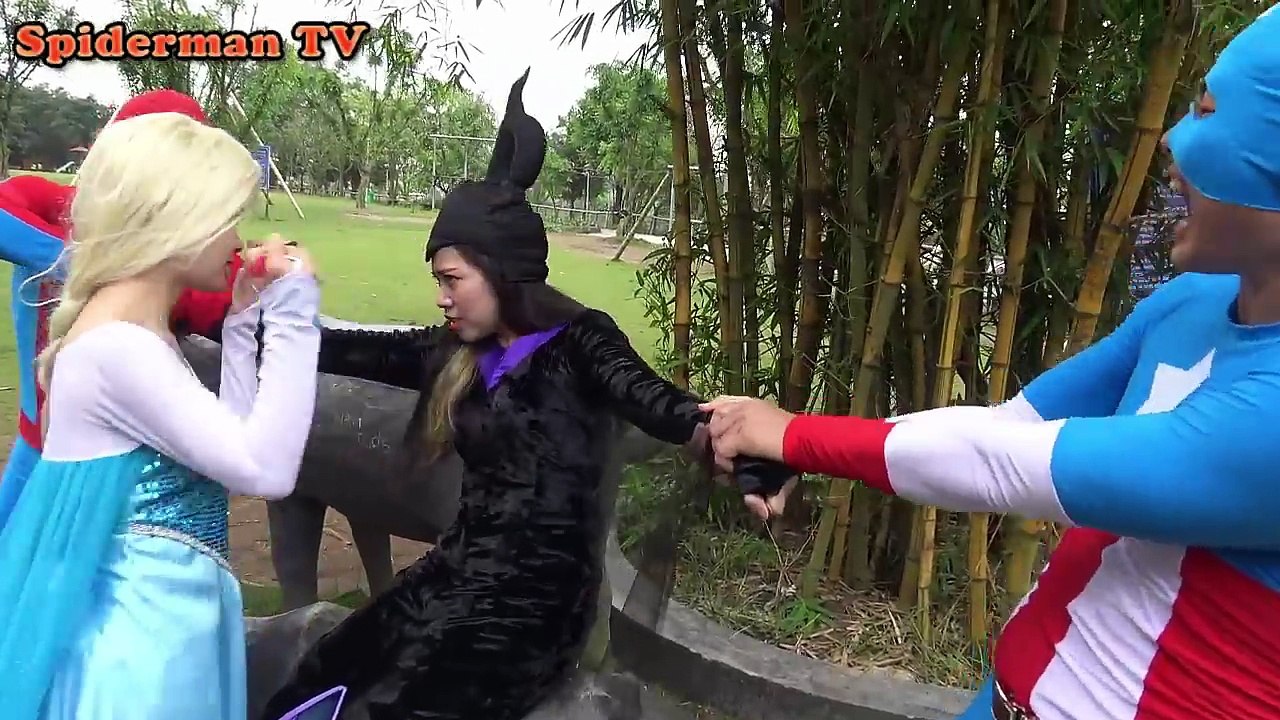 Spiderman vs Venom vs Frozen Elsa gunfight, Anna Joker Captain Fun Superheroes in real lif