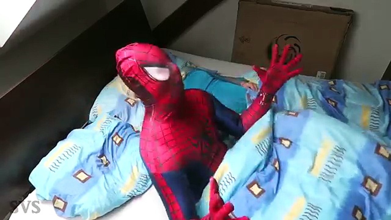 Pink Spidergirl pregnant vs Doctor Joker- Merida & Baby Spiderman alliance! Superheroes in