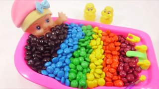 Сюрприз Яйца цвета Детка кукла ванна время игра дисней легковые автомобили внутри выход Миньон