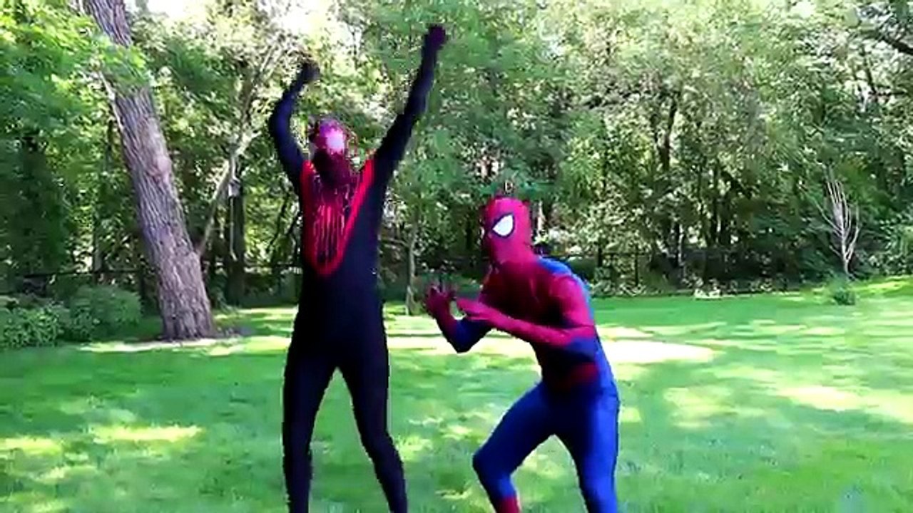 Frozen Elsa Gets RAINBOW HAIR SPELL! w/ Spiderman Maleficent Joker Pink Spidergirl! Superh