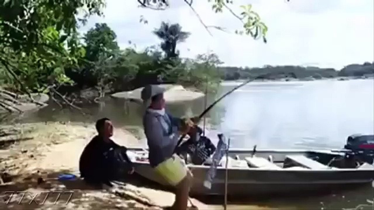 FUNNY FISHING videos Compilation Amazing Fishing Stories 2016 HD