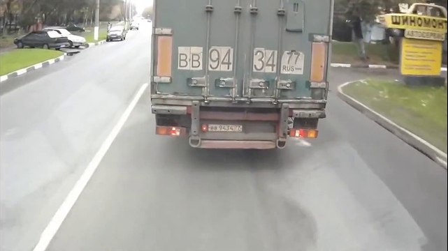 Truck Drivers vs Audi Drivers - Car Crash !!