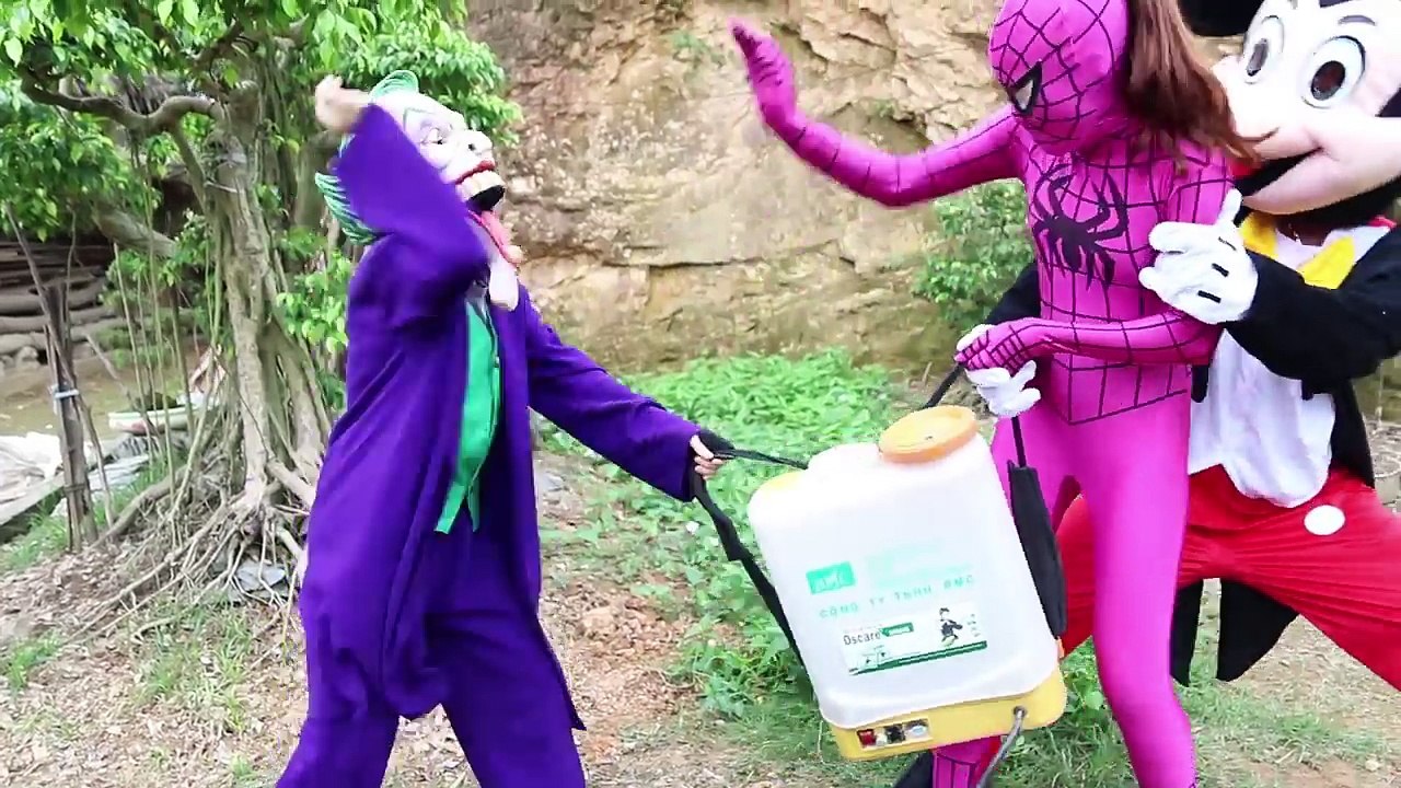 Mickey Mouse Kissing Frozen Elsa w/ Jealous Minnie Mouse & Doctor Spiderman in Real Life