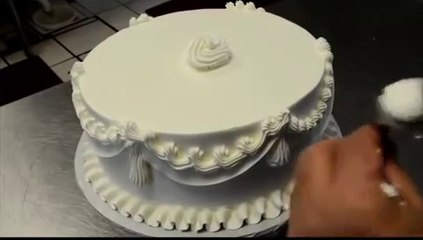 Too fast, too dangerous - Make a wedding cake for 4 minutes