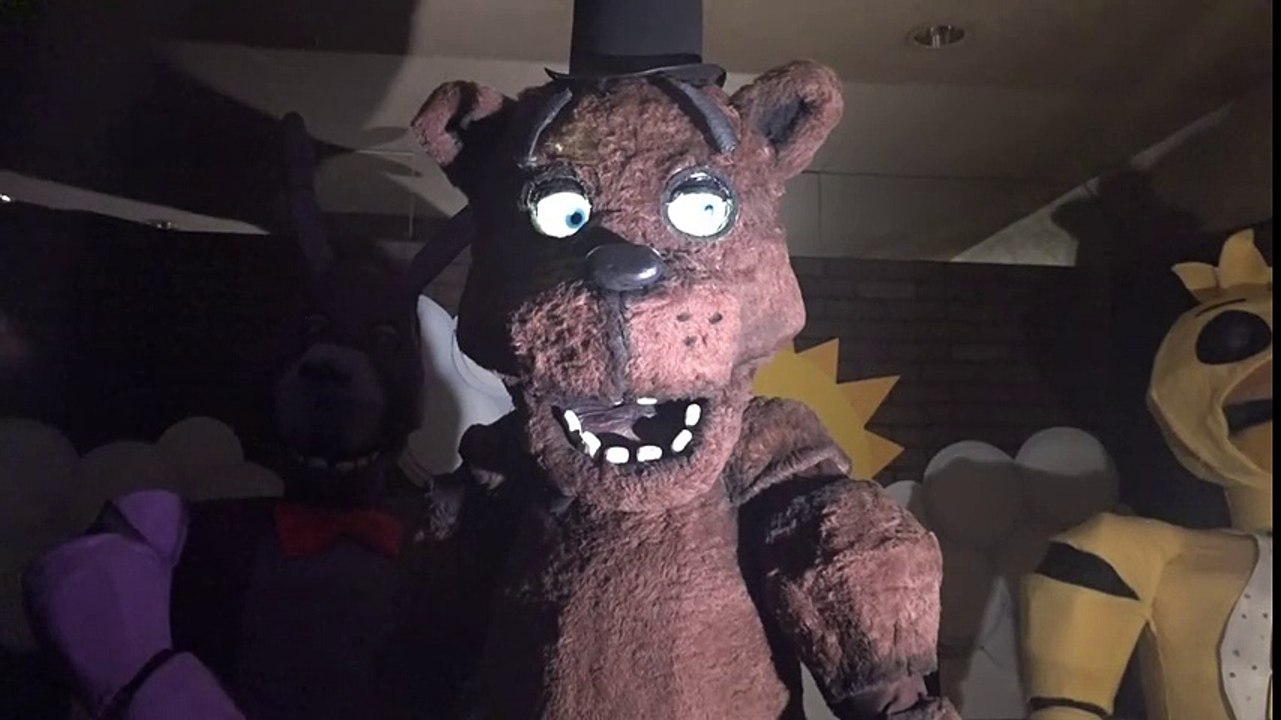 Freddy can walk_