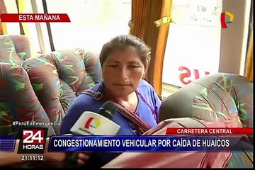 Télécharger la video: Carretera Central: gran congestión vehicular por caída de huaicos