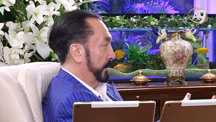 Meşru sınırlar içinde dekolte kadına çok yakışır.