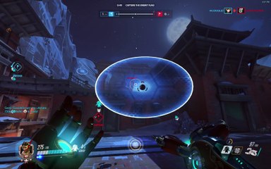 Overwatch: Why are Widowmakers so blissfully unaware of the world outside of their scope?